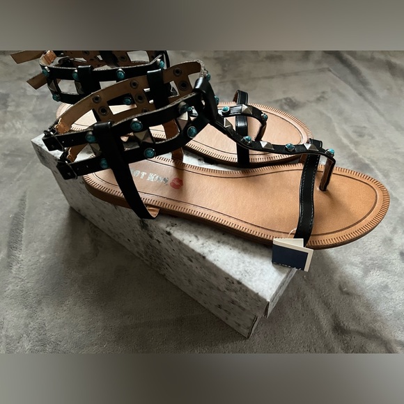 Hot Kiss Black Beaded and Studded Flat Sandals New with Box - Picture 8 of 16